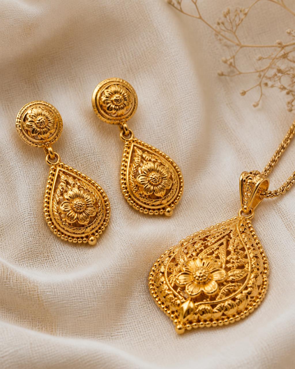 Earrings & Pendants